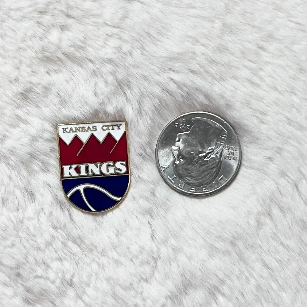 🔮 5/$25 Vintage‎ NBA Kansas City Kings Basketball Pin